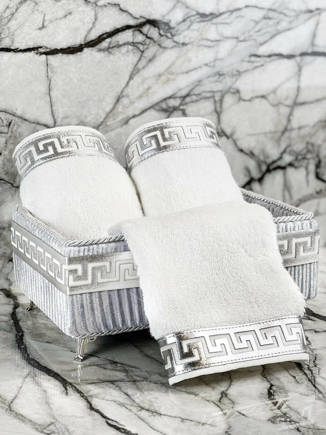 Anka Grey & Silver Bathroom Set