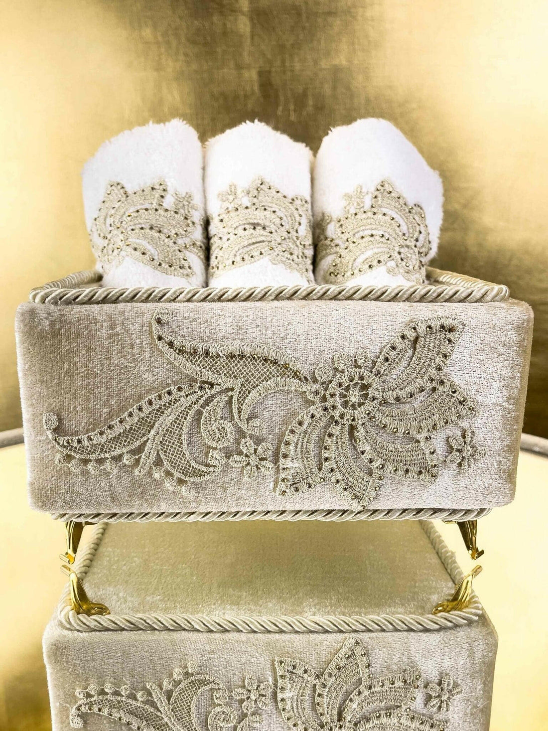 Ayla Gold Towel Box Set