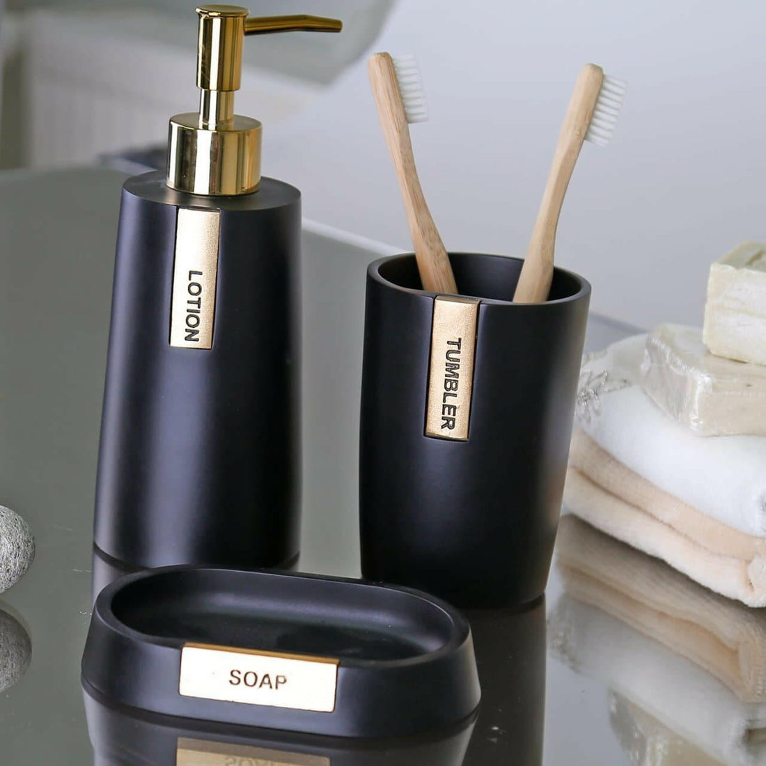 Dila Bathroom Set