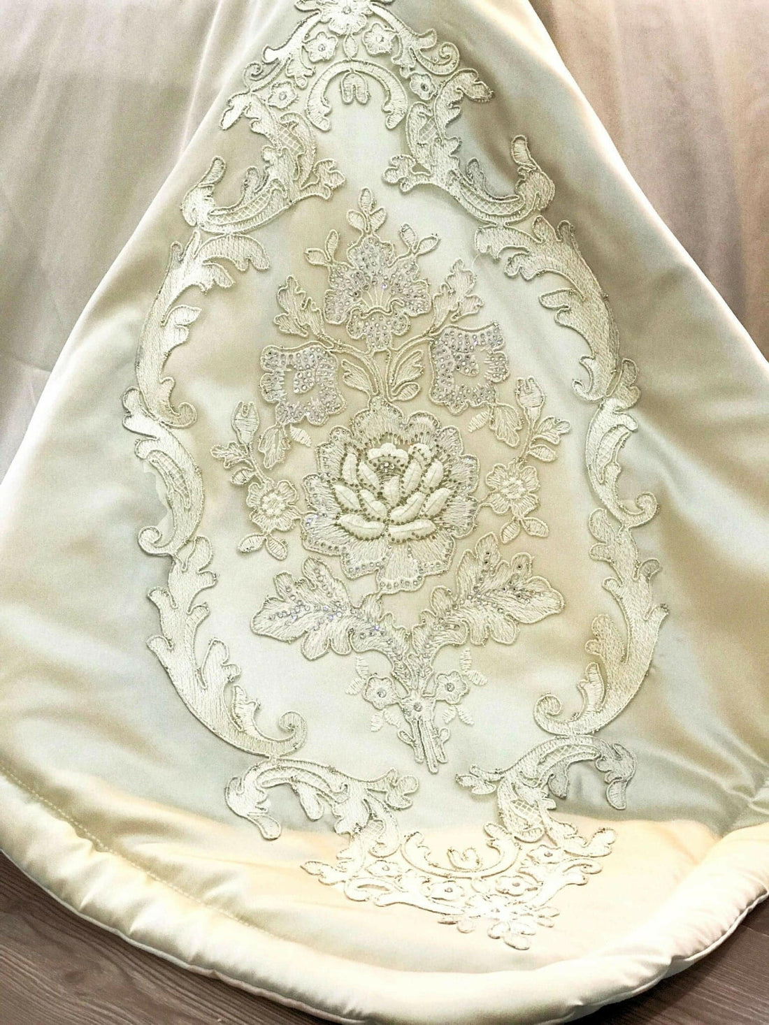Tuana Bed Cover