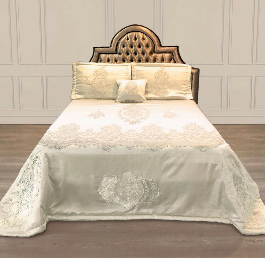 Tuana Bed Cover