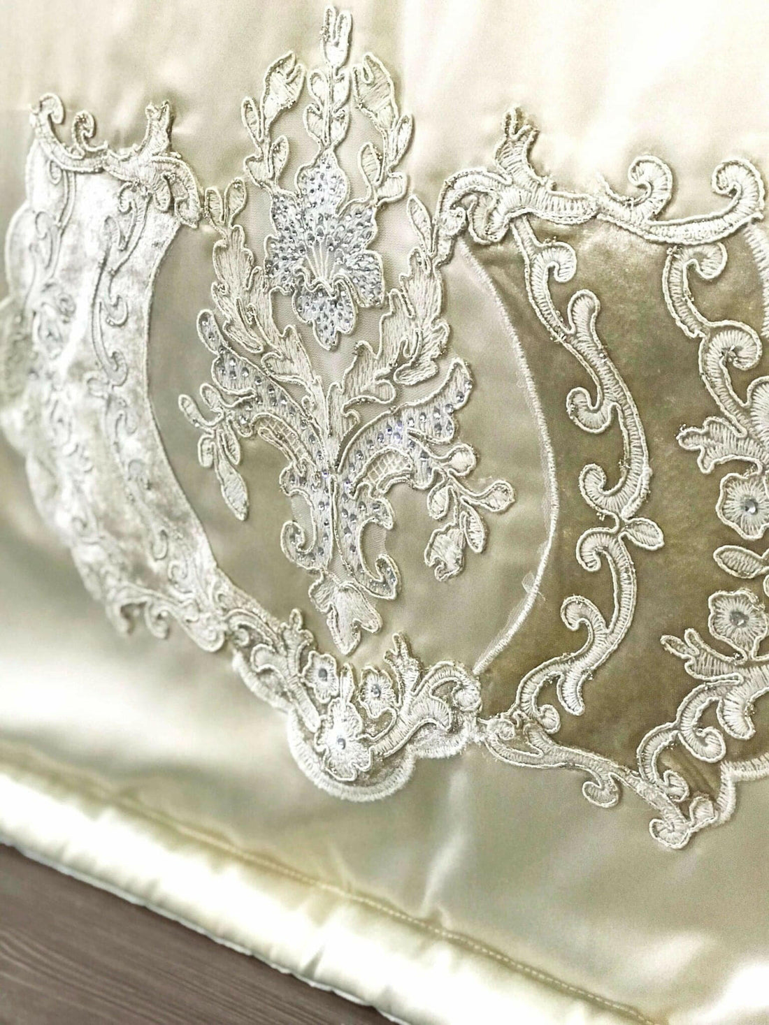 Tuana Bed Cover