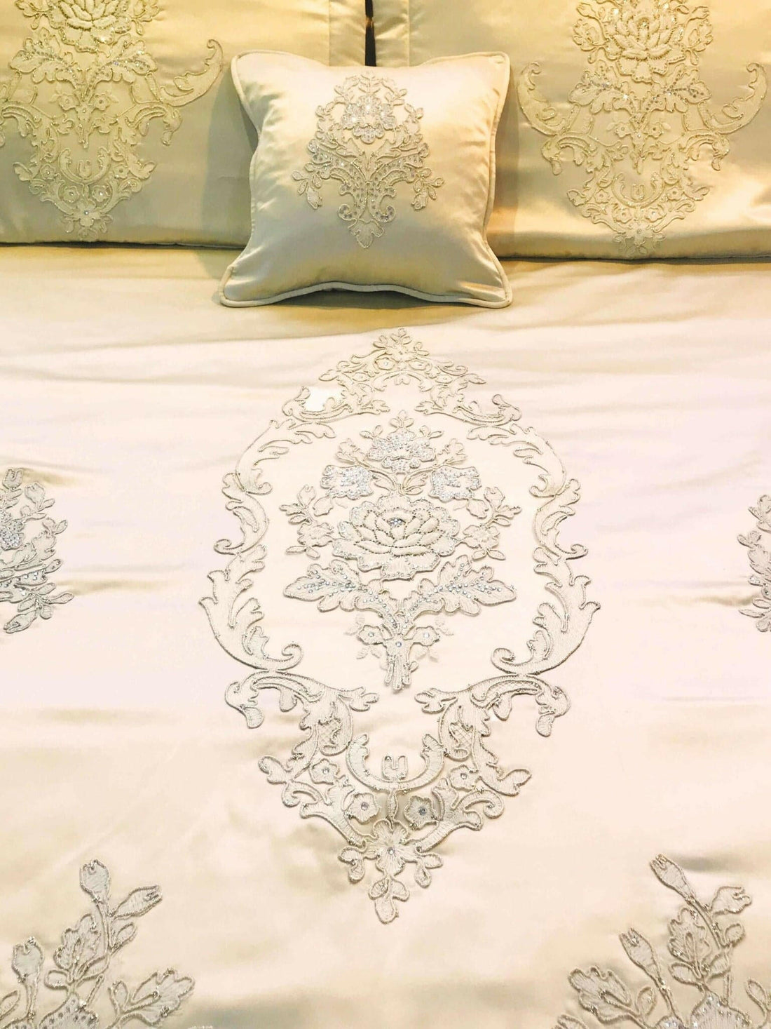 Tuana Bed Cover