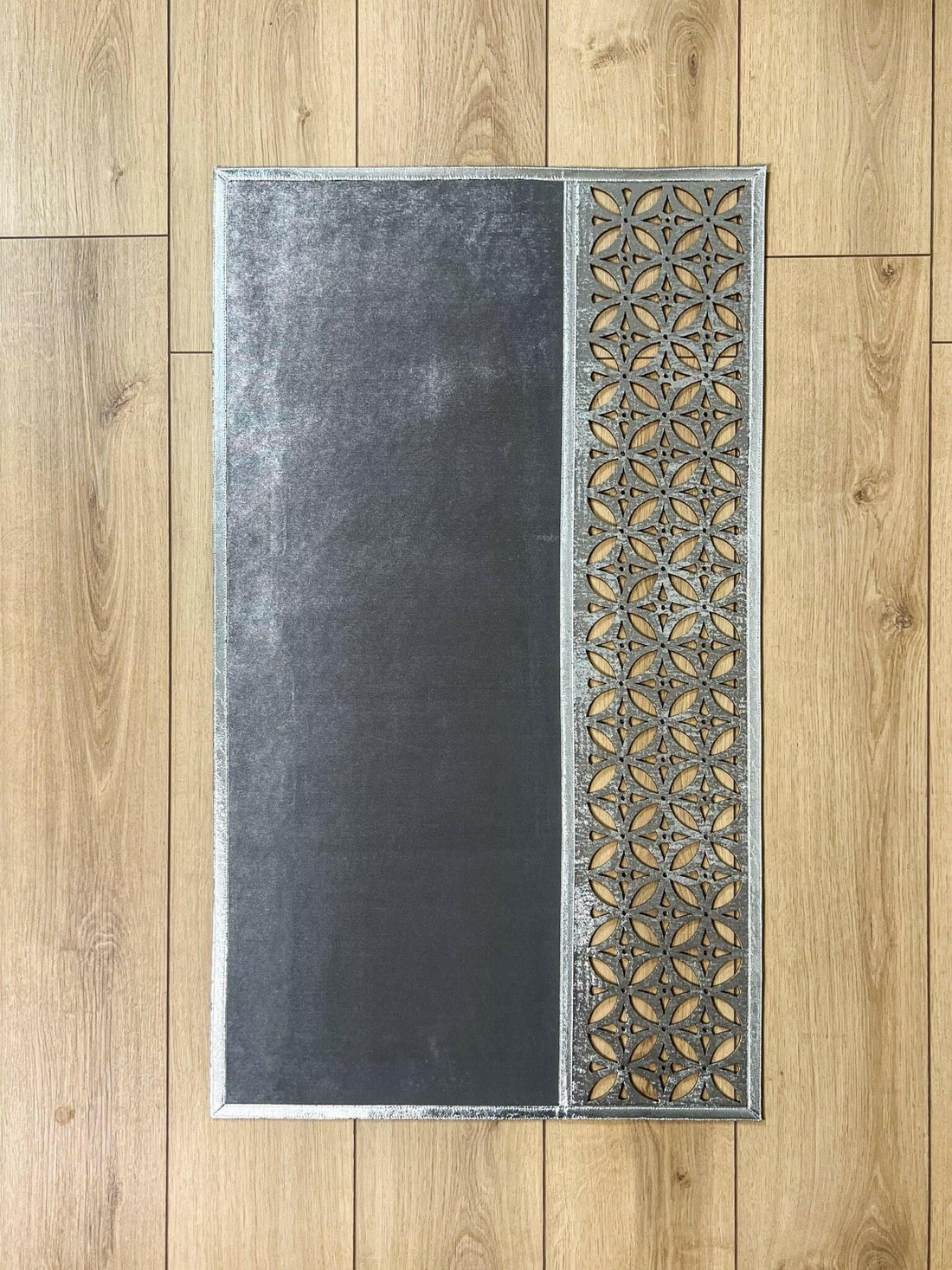 Yonca Rug